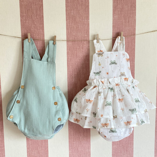 Faldita peto estampado mariposas - Imagen 3