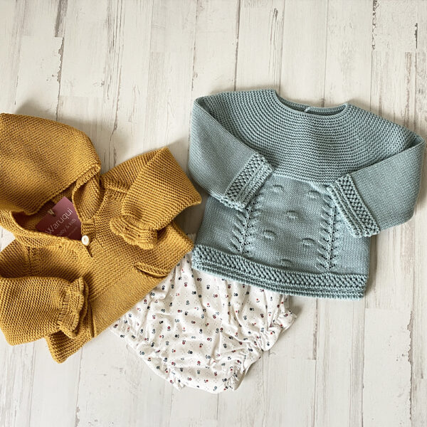 Conjunto jersey verde y cubrepañal de tela - Imagen 11