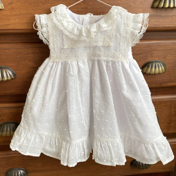 Vestido encaje con capota y cubrepañal - Imagen 5